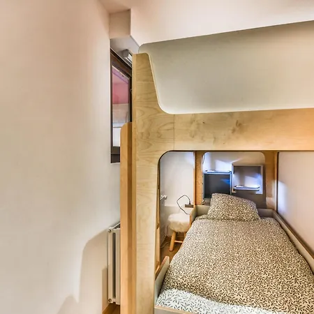 T2 + Cabine, Proche Pistes Et Centre, Balcon, Cheminee, Wifi, Parking, 4-5 Pers. Apartment Les Gets